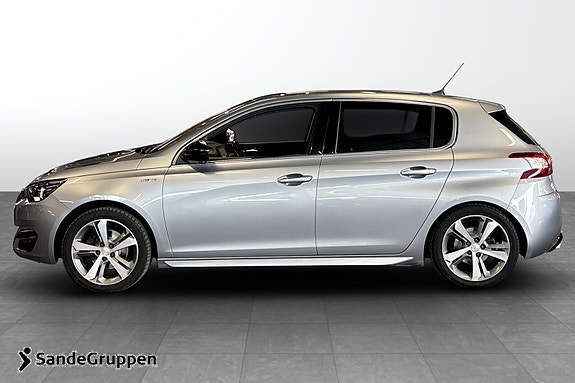 Peugeot 308 2 of 5