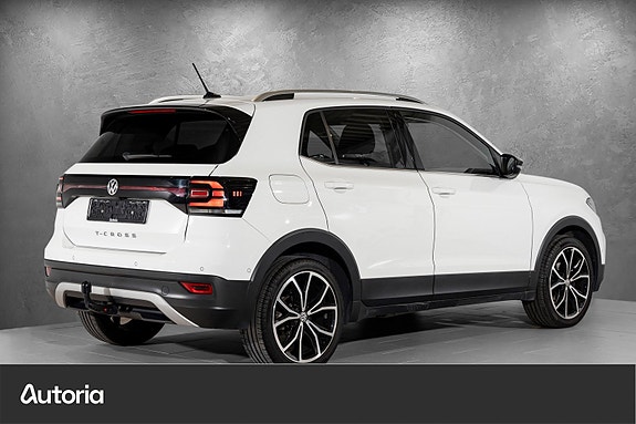 Volkswagen T-Cross 2 of 5