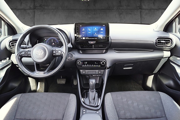 Toyota Yaris 11 of 30