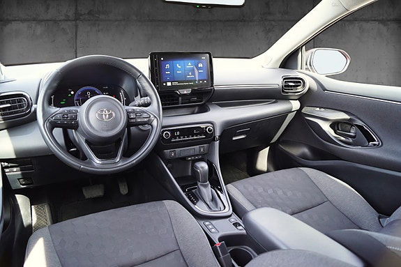 Toyota Yaris 10 of 30