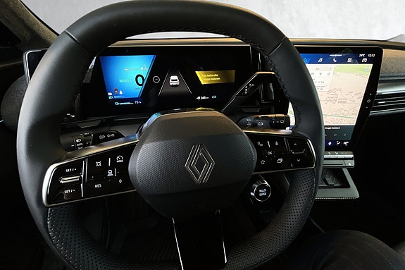 Renault Scenic E-Tech 9 of 15