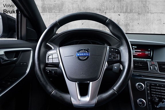 Volvo XC60 12 of 30