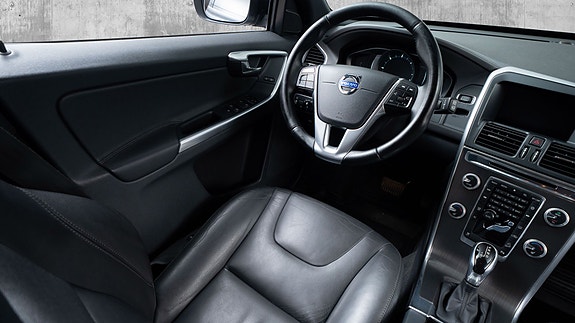 Volvo XC60 30 of 30