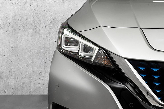 Nissan Leaf 7 of 26