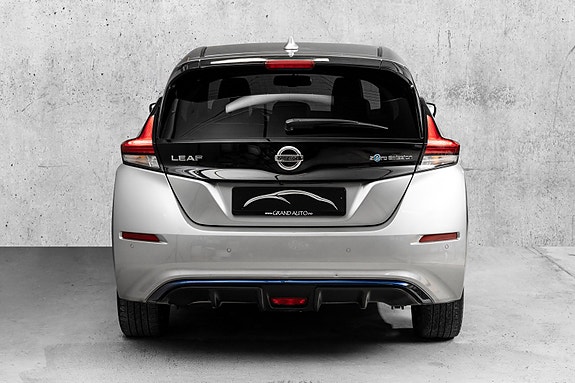 Nissan Leaf 4 of 26