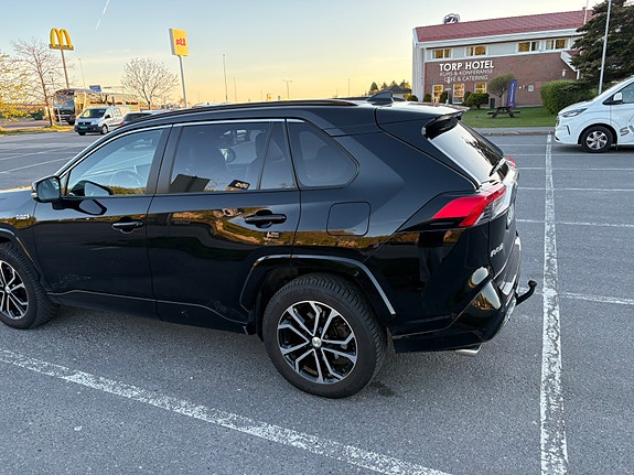 Toyota RAV4 5 of 14
