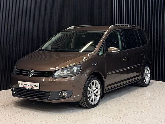 Volkswagen Touran 4 of 5