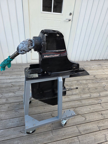 NY LAVERE  PRIS!!!  2 stk mercruiser 4.2 diesel MS230 med drev, transom++ 5 of 30
