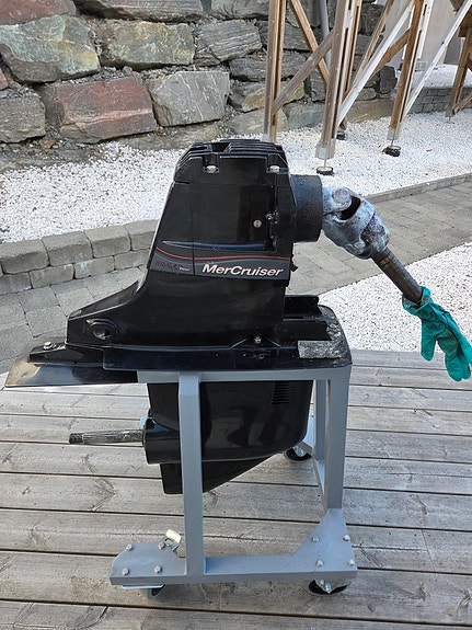 NY LAVERE  PRIS!!!  2 stk mercruiser 4.2 diesel MS230 med drev, transom++ 6 of 30