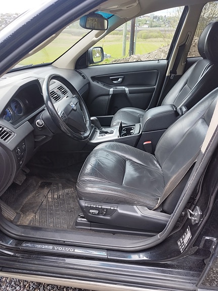Volvo XC90 9 of 12