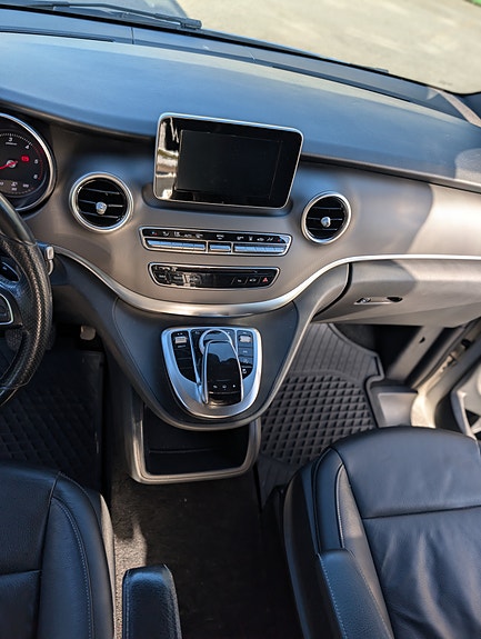 Mercedes-Benz V250 d 16 of 30
