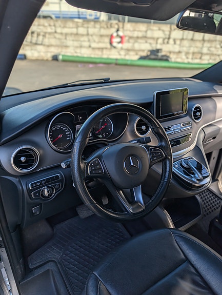Mercedes-Benz V250 d 13 of 30