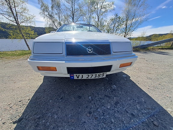 Chrysler Le Baron 4 of 5