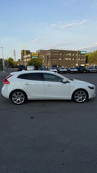 Volvo V40 5 of 5