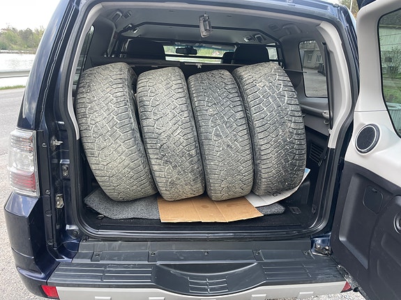Mitsubishi Pajero 25 of 26