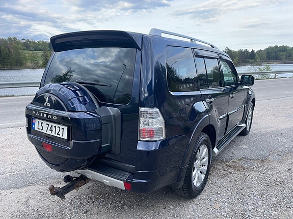 Mitsubishi Pajero 5 of 26