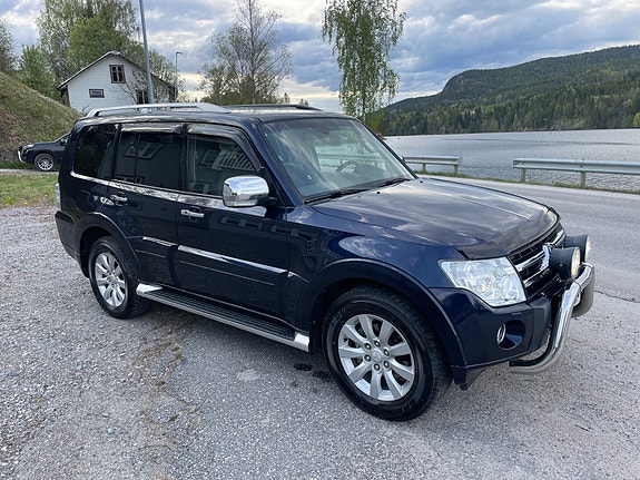 Mitsubishi Pajero 9 of 26