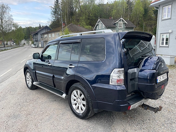 Mitsubishi Pajero 3 of 26