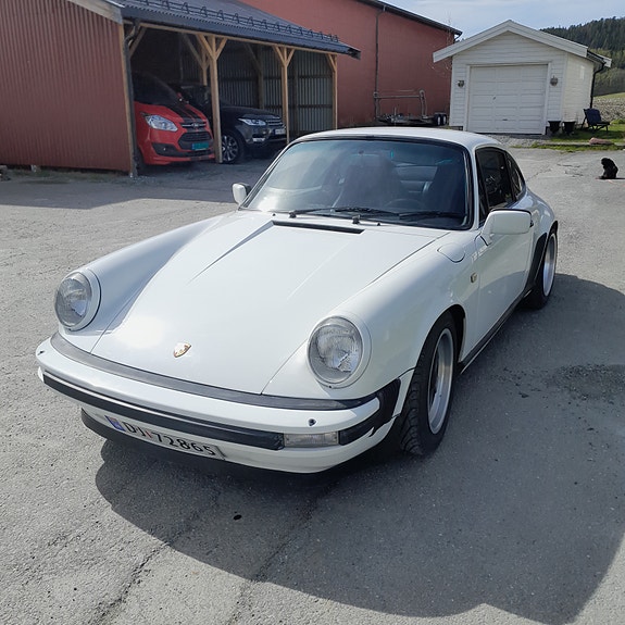 Porsche 911 2 of 11