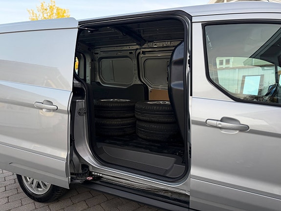 Ford Transit Connect 27 of 29