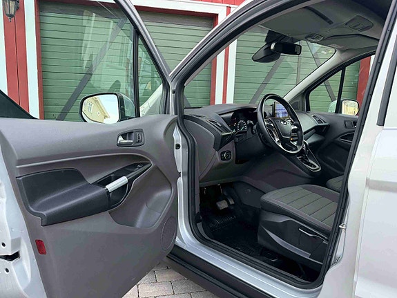 Ford Transit Connect 17 of 29