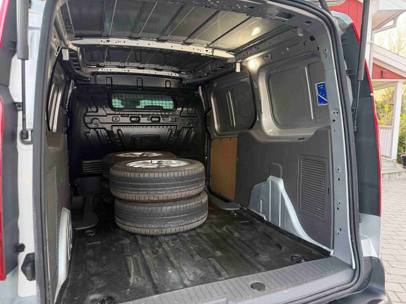Ford Transit Connect 28 of 29