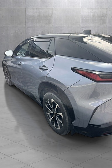 Lexus Rz450E 2023 photo 5