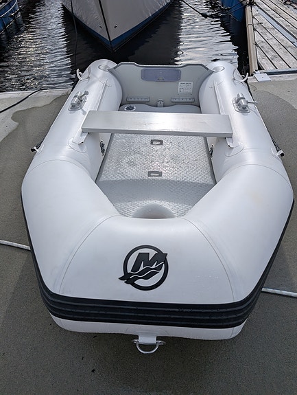 Quicksilver 240 tendy med 2.5 hk Yamaha 2 of 5