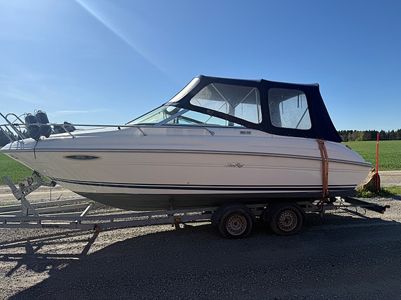 24 fot Sea Ray til salgs, ny motor og drev 4 of 5