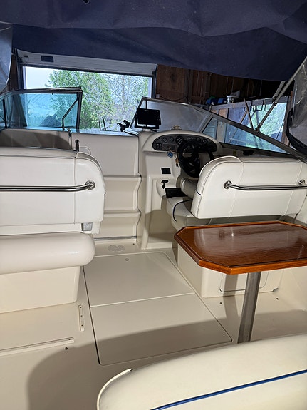24 fot Sea Ray til salgs, ny motor og drev 15 of 15