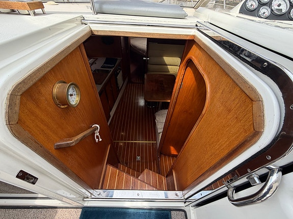 Fairline Targa 33 2 x Volvo Penta D4 225 fra 2017 - 165 gangtimer. Baugtrøster 27 of 30