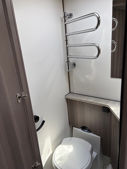 KABE ESTATE 560 GLE KS 4 of 16