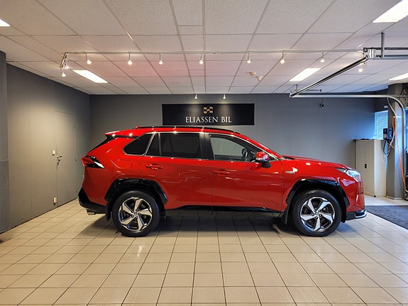 Toyota RAV4 4 of 5
