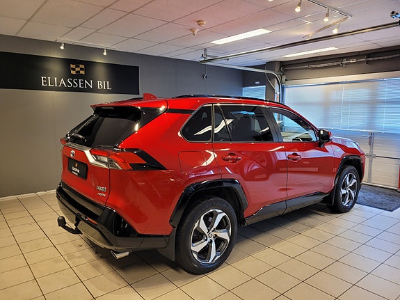 Toyota RAV4 5 of 5