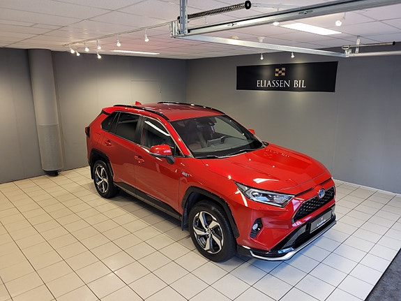 Toyota RAV4 2 of 5