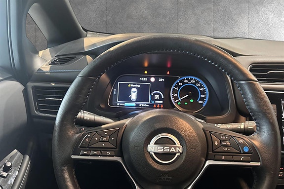 Nissan Leaf 10 of 15