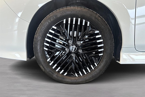 Nissan Leaf 14 of 15