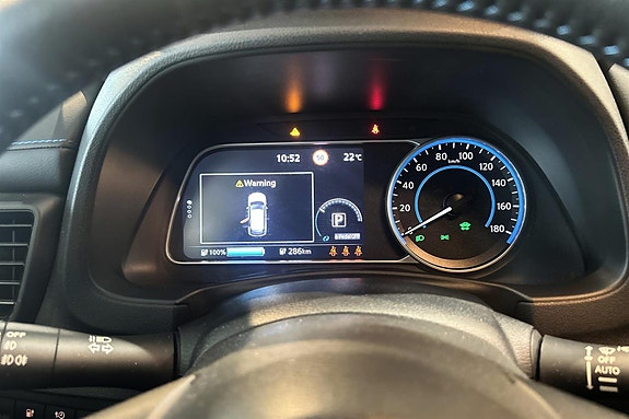 Nissan Leaf 12 of 15