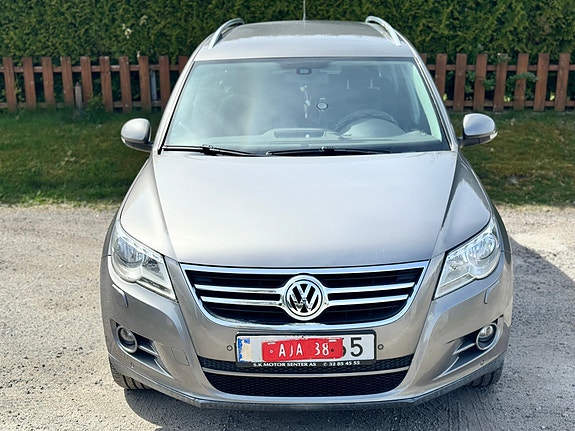 Volkswagen Tiguan 3 of 30