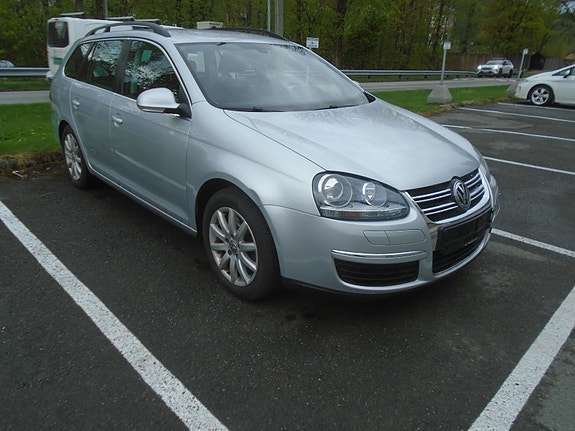 Volkswagen Golf 4 of 5