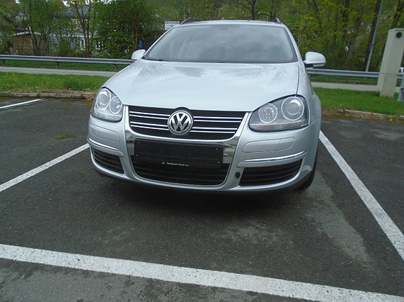Volkswagen Golf 2 of 5