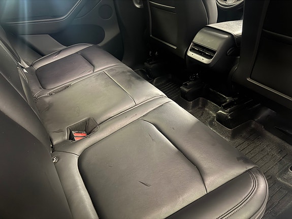 Tesla Model Y 6 of 14