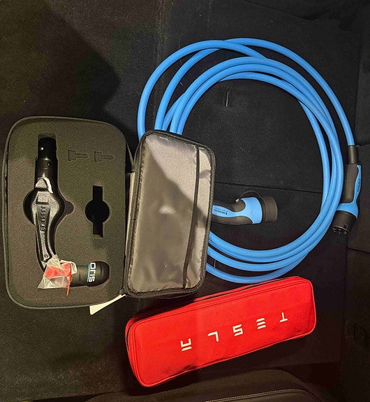 Tesla Model Y 9 of 14