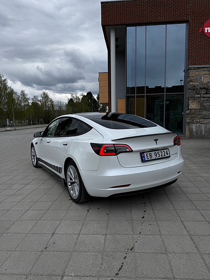 Tesla Model 3 2 of 5