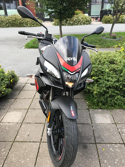 Aprilia RS 125 Tuono 4 of 8