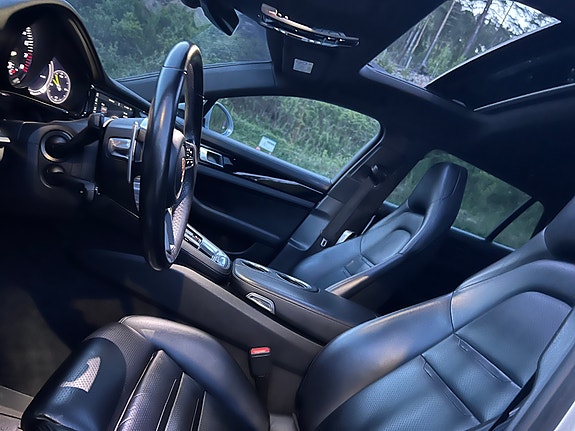 Porsche Panamera 7 of 17