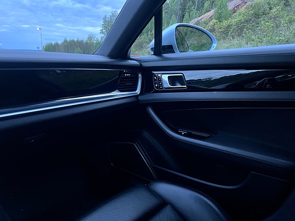 Porsche Panamera 14 of 17