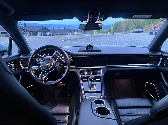 Porsche Panamera 8 of 17