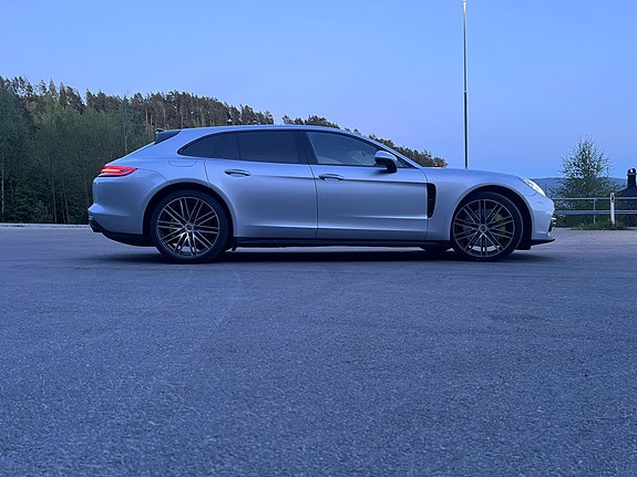 Porsche Panamera 3 of 17