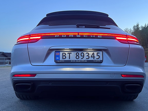 Porsche Panamera 5 of 17